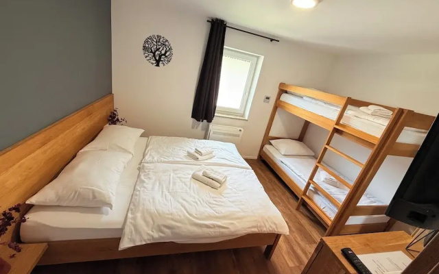 PJagodic Hotel Cerklje