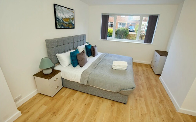 Charming 5-bedroom House in the Heart of Bexley