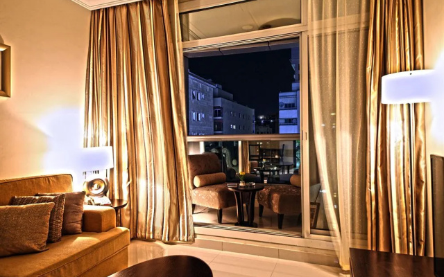 White Feather Hotel Apartments