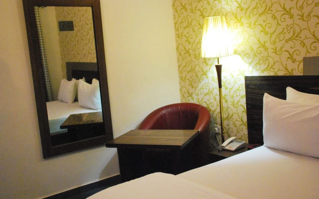 Tuscany Suites