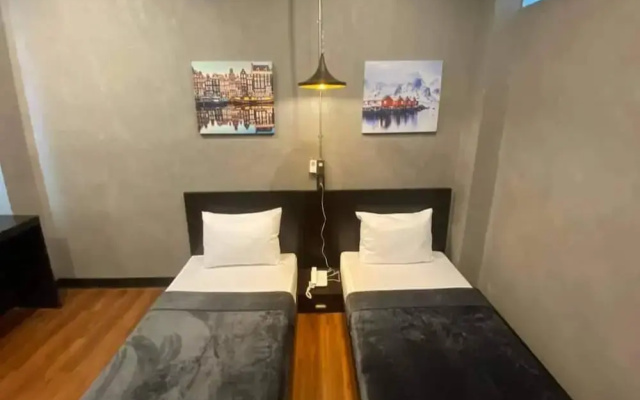 Capital O 75512 Loft Residence