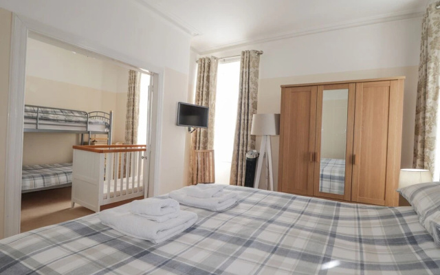 1 Seafield Street