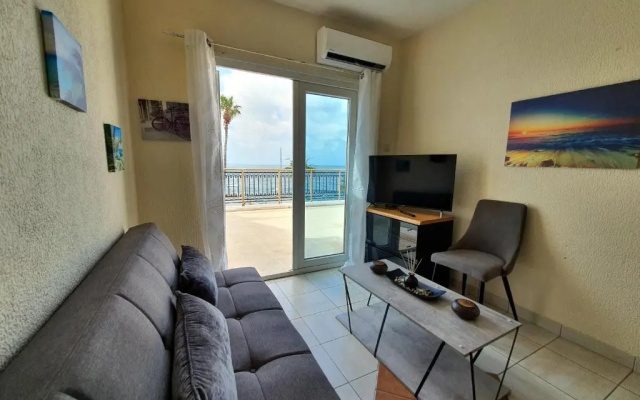 Poseidon 51 - Beachfront Two Bedroom Apartment