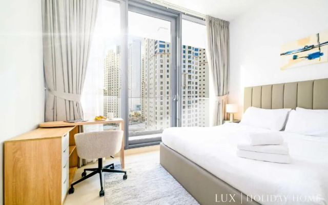 LUX Contemporary Suite with Full Marina View 6