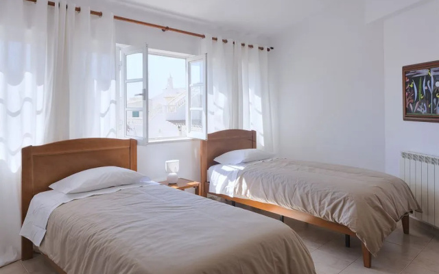 Flow House - Guesthouse & Surf / Kite Surf School