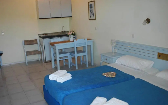 Regina Studios & Hotel