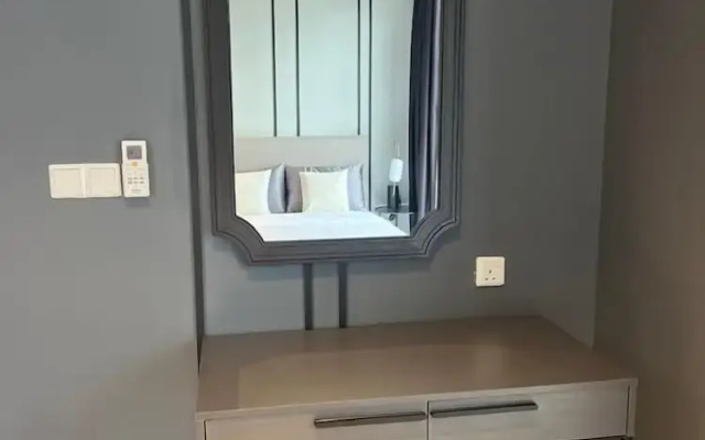 Crystal Suites At Axon Residence