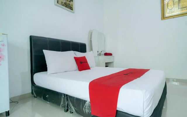 RedDoorz Syariah Near RS Awal Bros Batam