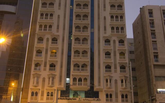 Landmark Plaza Hotel вид на фасад
