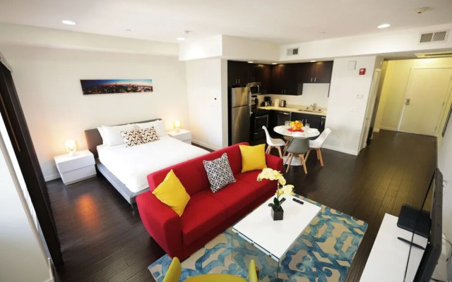 Hollywood Ace Residences