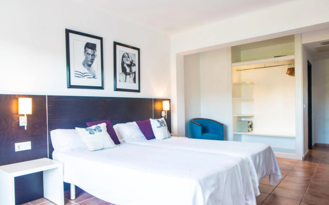 Navia Santa Ponsa - Adults Only Hotel 