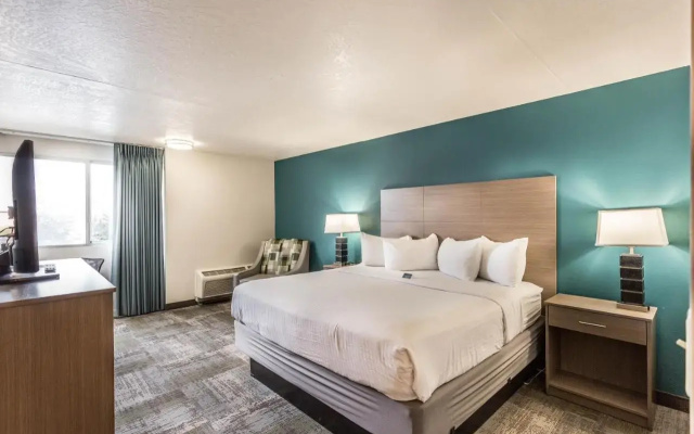 EverSpring Inn & Suites Marshall