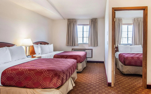 Econo Lodge Inn & Suites Madras