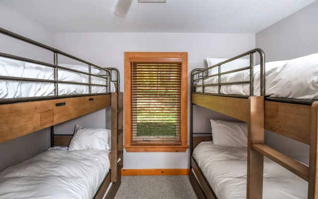 Mountain Crest Villa 5 Bedroom House