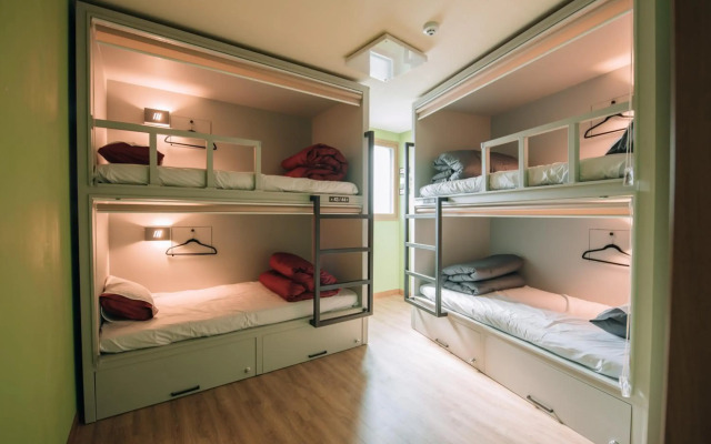 Quartz Hostel