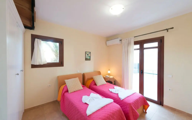 Odysseus Villa in Plaka