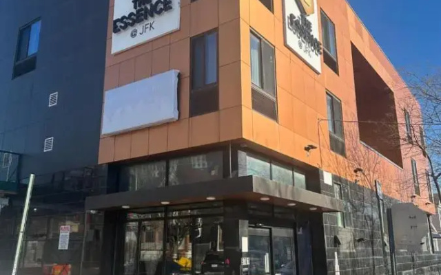 The Essence Hotel AT JFK