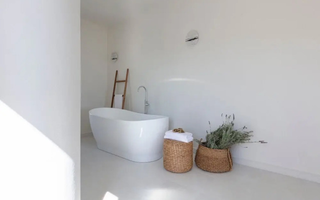 Ammothines Cycladic Suites