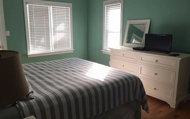 Pelican Watch - 6 Br Home