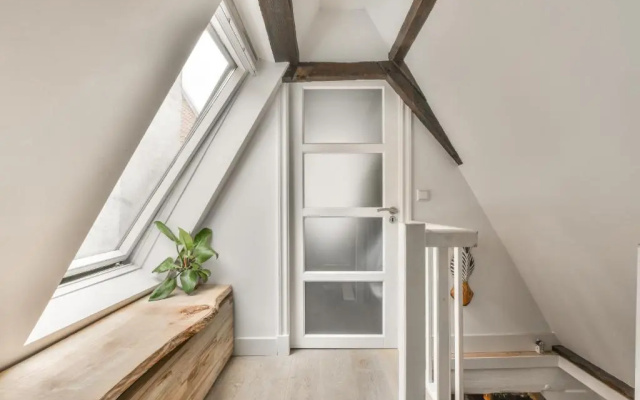 Herengracht Bed & Breakfast with canal view