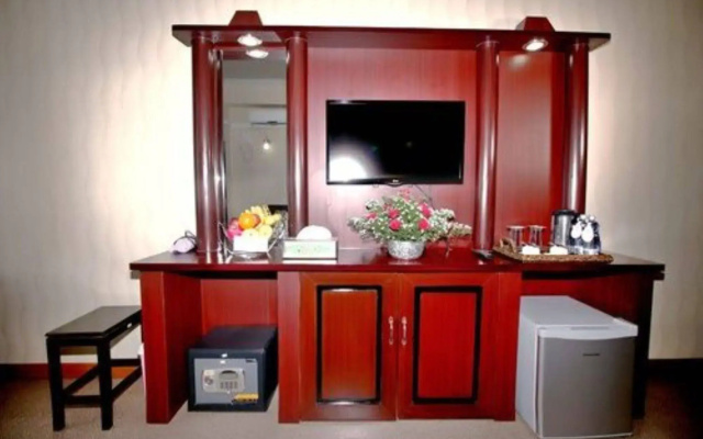 Diamond Crown Hotel