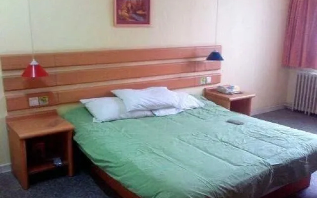 Homeinn Selected Hotel (Urumqi Meimei MM Shopping Center Xinjiang Museum)