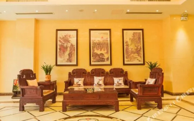Xuzhou Ideal International Holiday Hotel (Yunlonghu Gongnong Road Subway Station)