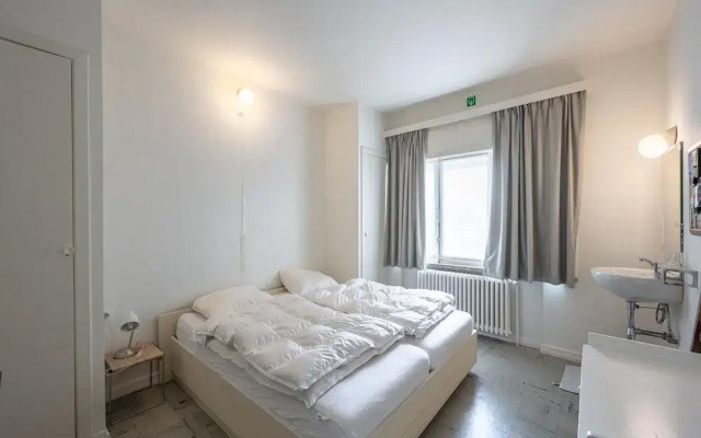 Apartment in Duinbergen by the Sailing School