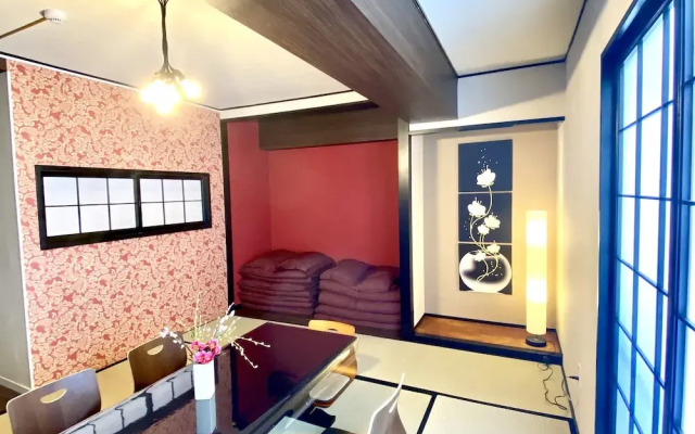 Chatan Tall House