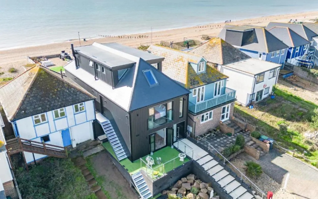 The Marlin Studio Aqua Blu Beach House