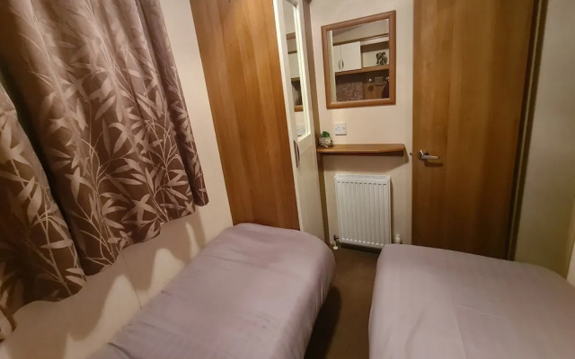 Captivating 3-bed Caravan at Golden Palm Skegness