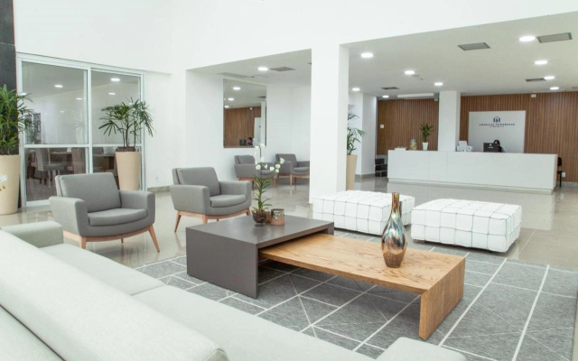 Americas Townhouse Hotel