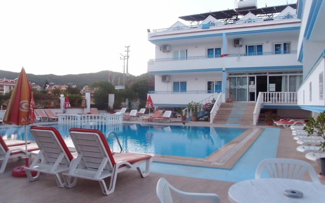 Huner Apartments