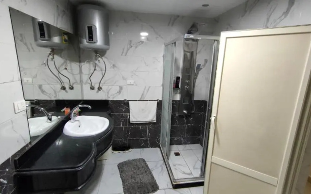 City Stars Deluxe Apartment