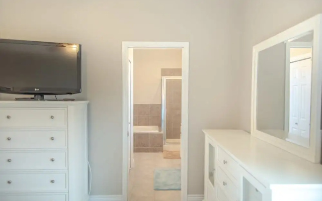 Easy Breezy 3 Bedroom Townhouse