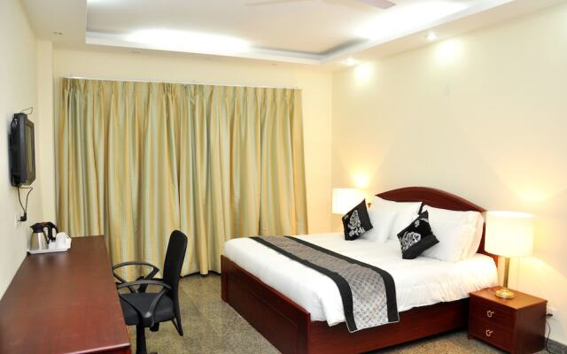 Hotel Forest Green вид на фасад