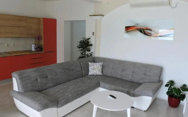Luxury Beachfront Apartment, Sea Pearl