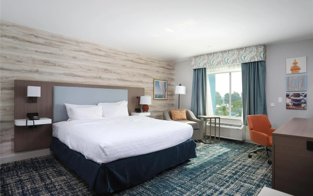 Hampton Inn & Suites Manistee Waterfront