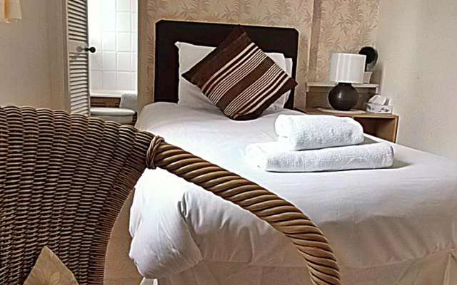 Windsor Lodge Hotel