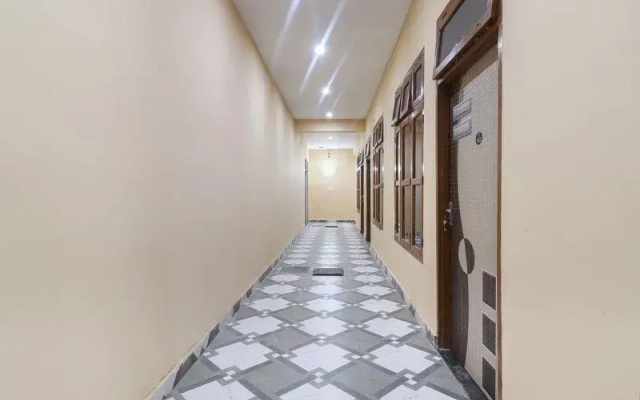 A R Hotel by OYO Rooms