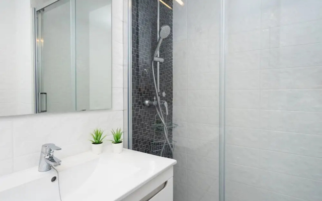 Apartment - 2 Bedrooms with Pool and WiFi - 107805