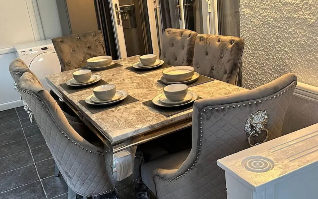 Beautiful 4-bed House in Billericay