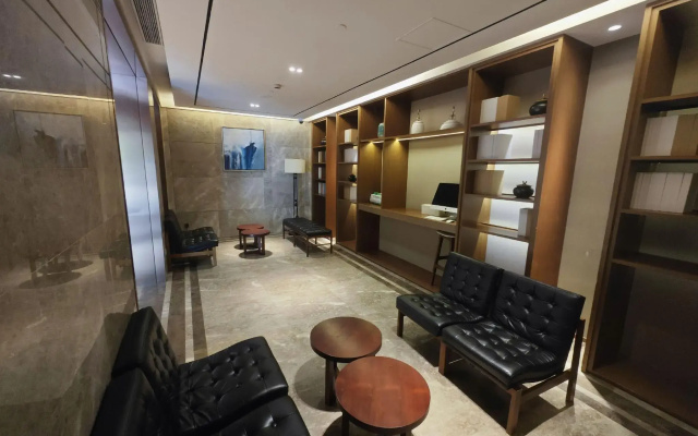 Yitel Hotel (Shanghai Lujiazui Financial District Fangdian Road Subway Station Branch)