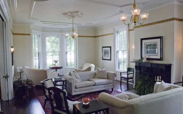 Woodbourne Inn