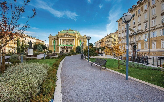 Awesome Apartment in Rijeka With Wifi and Outdoor Swimming Pool