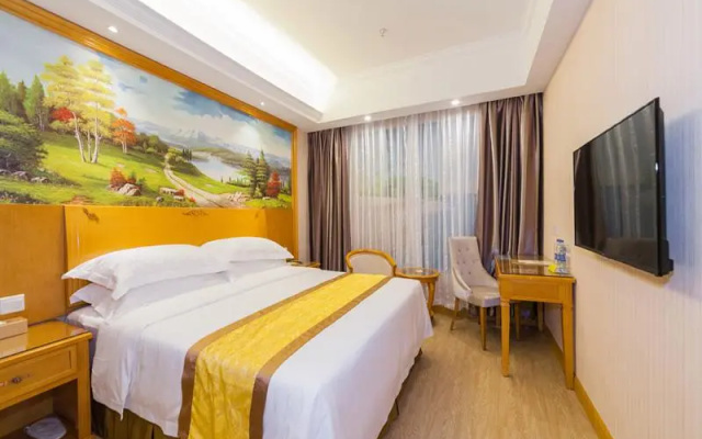 Vienna 3 Best Hotel (Fuzhou Ziyang Metro Station)