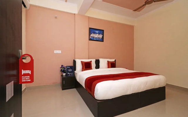 OYO 10032 Dwarka