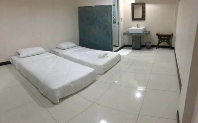 Mag and Ken Hostel