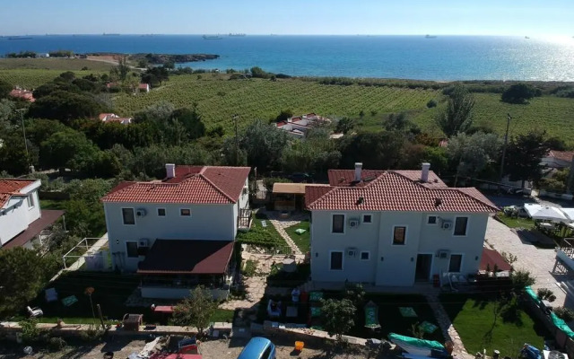 K Bozcaada Paralia