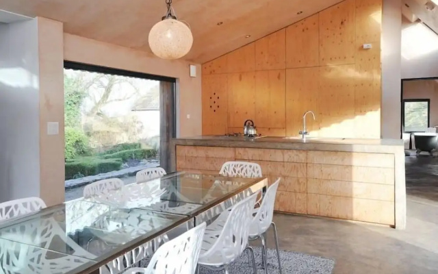 6-bed, Sleeps 16, Pets Allowed, Hot Tub